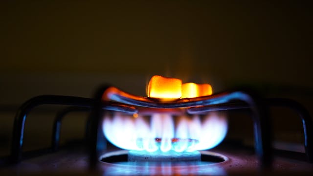 Risparmiare sui costi di luce e gas durante l'estate: strategie stagionali