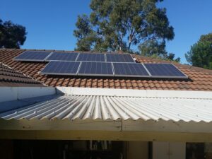 Pulizia pannelli fotovoltaici su tetto: guida pratica e prezzi