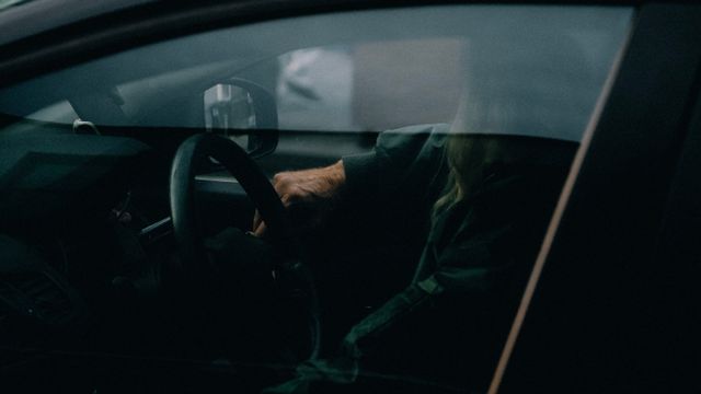 Oscuramento vetri auto: guida 2026 a normativa, vantaggi e costi