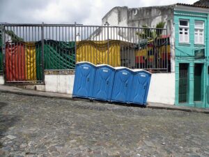 Bagni chimici per eventi all'aperto: come organizzare i servizi igienici senza imprevisti
